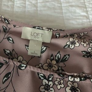 LOFT Tops - Beautiful Loft Blouse LOFT Tops - Beautiful Loft Blouse